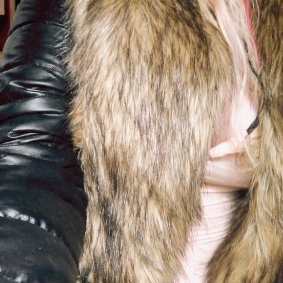 Faux furr coat, slim fitting - Picture 2 of 7
